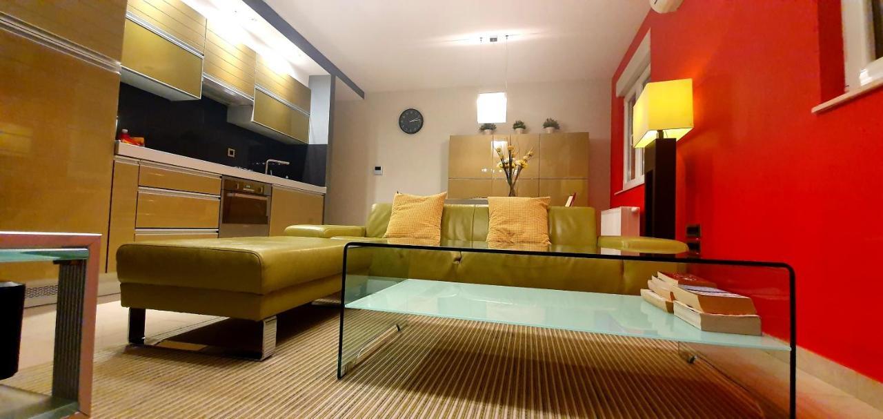 Apartment Zaralux *